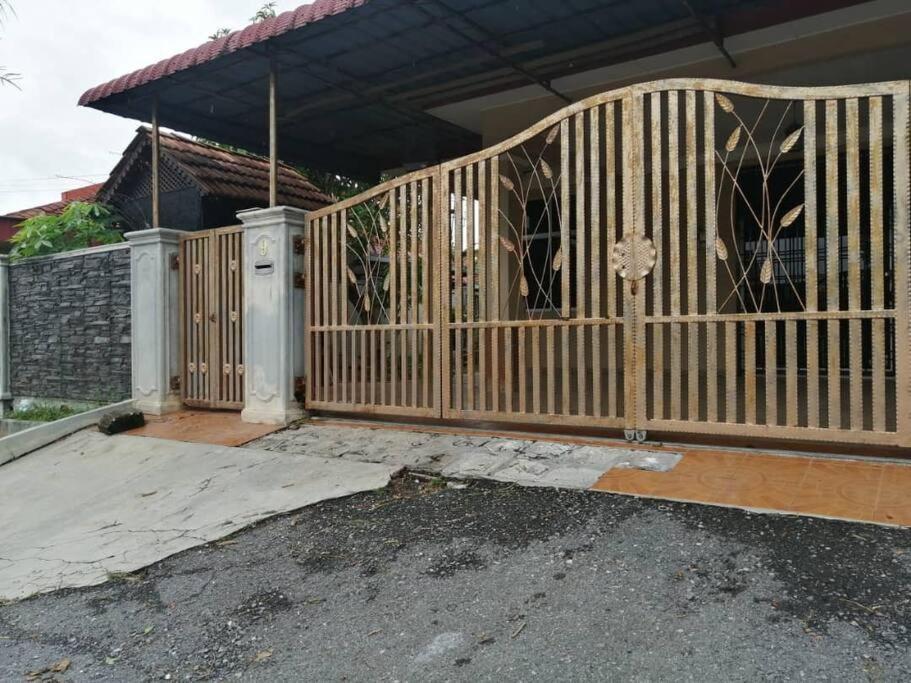 Sri Wang Homestay @ 亚娄 外观 照片